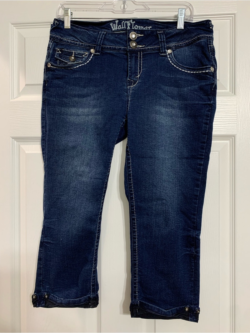Wallflower Navy Cropped Capris Jeans